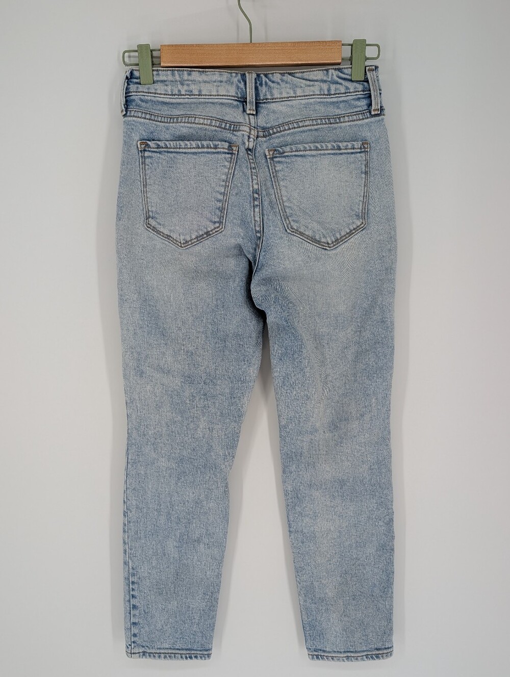 Old Navy Power Straight Leg Jeans High Rise Stretch  Light Wash size 4 - Picture 3 of 5